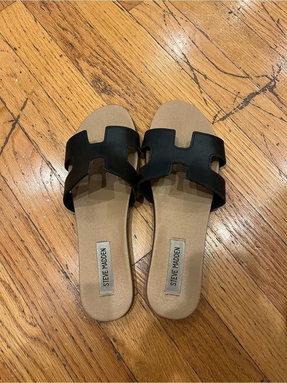 Steve Madden Black and Tan Slide Sandals